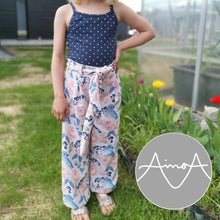 Lataa kuva Galleria-katseluun, KAAVASTUDIO AINOA: LASTEN MAININKI-HOUSUT, koot 104-140