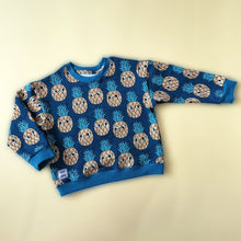 Lataa kuva Galleria-katseluun, KAAVASTUDIO AINOA: RENTO COLLEGEPUSERO 92-164 CM