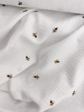 Lataa kuva Galleria-katseluun, DOUBLE GAUZE: MEHILÄISET, VALKOINEN