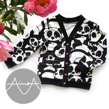 Lataa kuva Galleria-katseluun, KAAVASTUDIO AINOA: AATOS LASTEN COLLEGETAKKI, koot 86-140