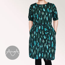 Lataa kuva Galleria-katseluun, KAAVASTUDIO AINOA: TAINI-trikoomekko, koot 32-54