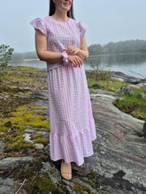 Lataa kuva Galleria-katseluun, KAAVALA: HANNA TOPPI/PAITAKAAVA
