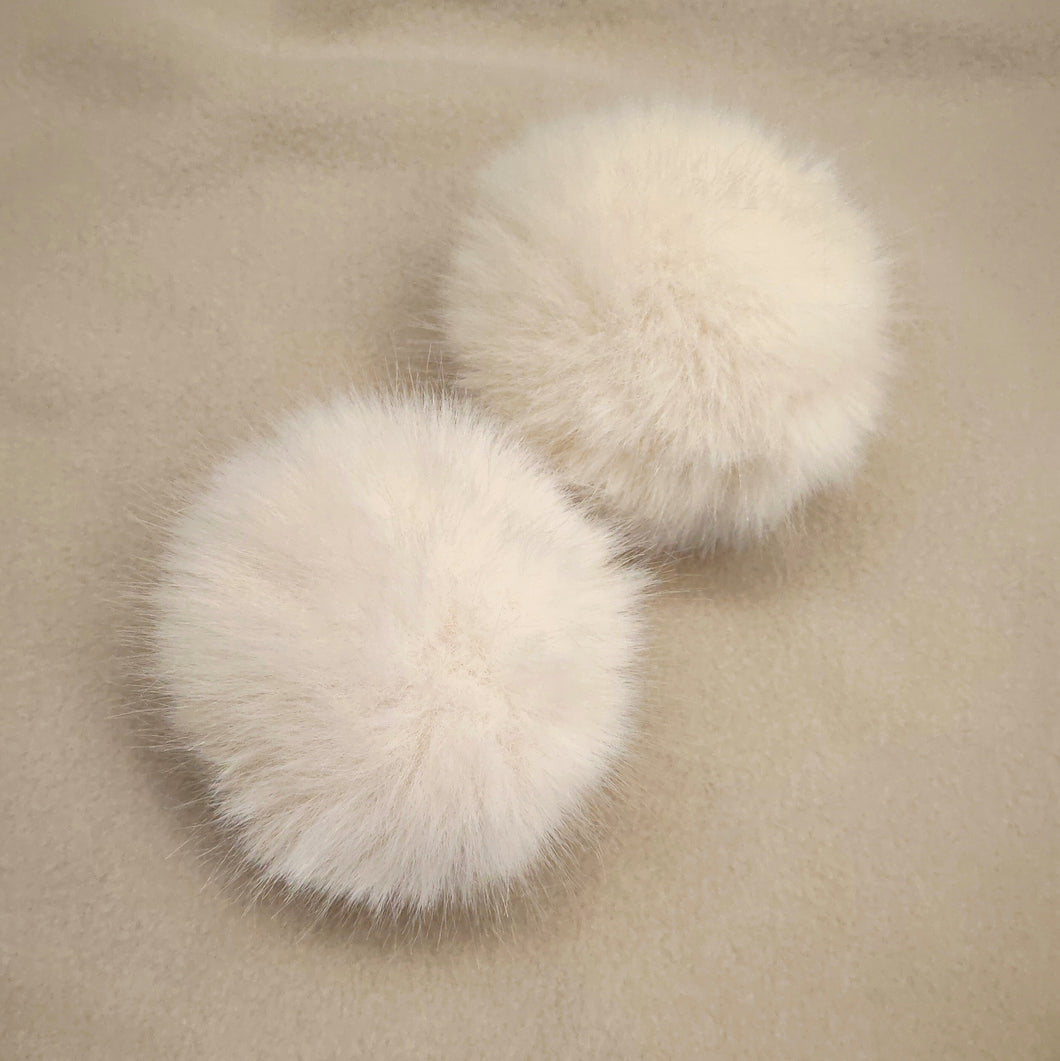 ISO TUPSU 11 CM, PUUTERI