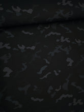 Lataa kuva Galleria-katseluun, VERKKARI: MUSTA MAASTOKUVIO
