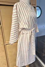 Lataa kuva Galleria-katseluun, KAAVALA: KATRIINA KIMONOTAKKI

