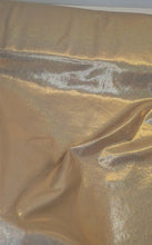Lataa video gallerian katseluohjelmaan TRIKOO: HOLOGRAPHIC, GOLD
