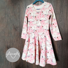 Lataa kuva Galleria-katseluun, KAAVASTUDIO AINOA: SILVIA-MEKKO 92-140 CM
